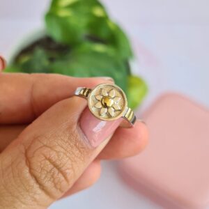 Anillo Medallita de Flor