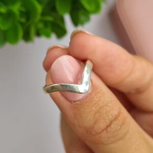 Anillo V de Plata 925