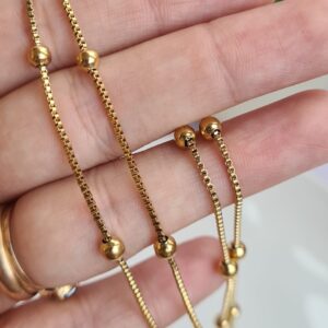Cadena de Bolitas de Acero Dorado